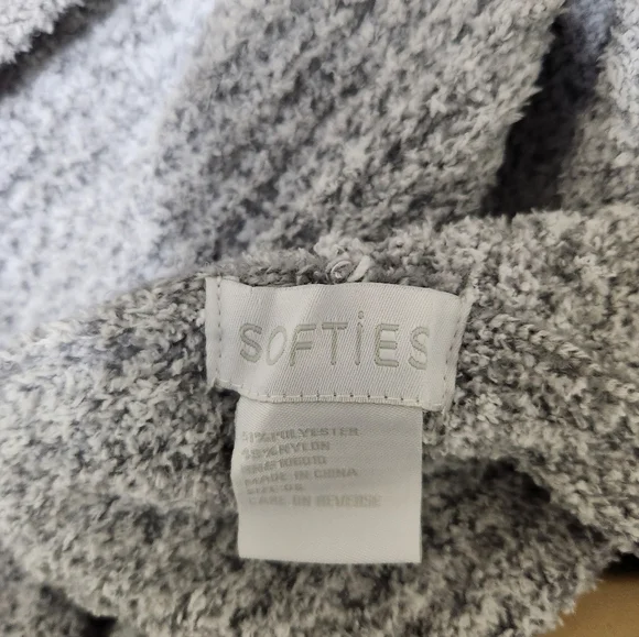 Softies Marshmallow Hooded Shawl with Arm Slits in Gray sz OS NWT - Picture 7 of 7